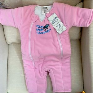 Merlin Sleep suit for babies 6-9 months, 18-21 lbs. Never used, tag attached.